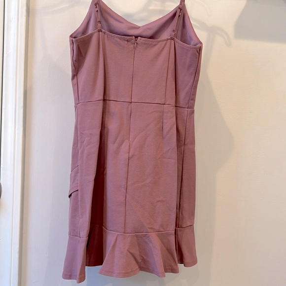 NWOT Flirty Ruffle Bottom Trim with Adjustable Straps Dress in Size Large - Picture 5 of 6